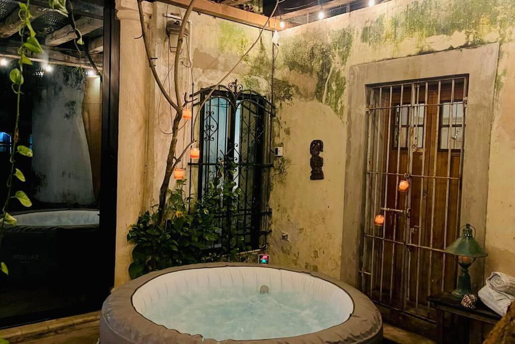 House Dzalbay Santa Lucia With Hot Tub Villa Mérida Exterior foto